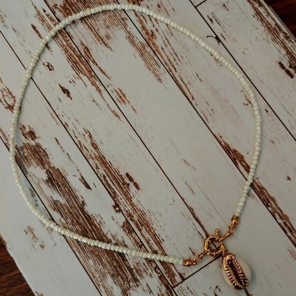 Seashell Treasure Necklace - Picture 3 of 7